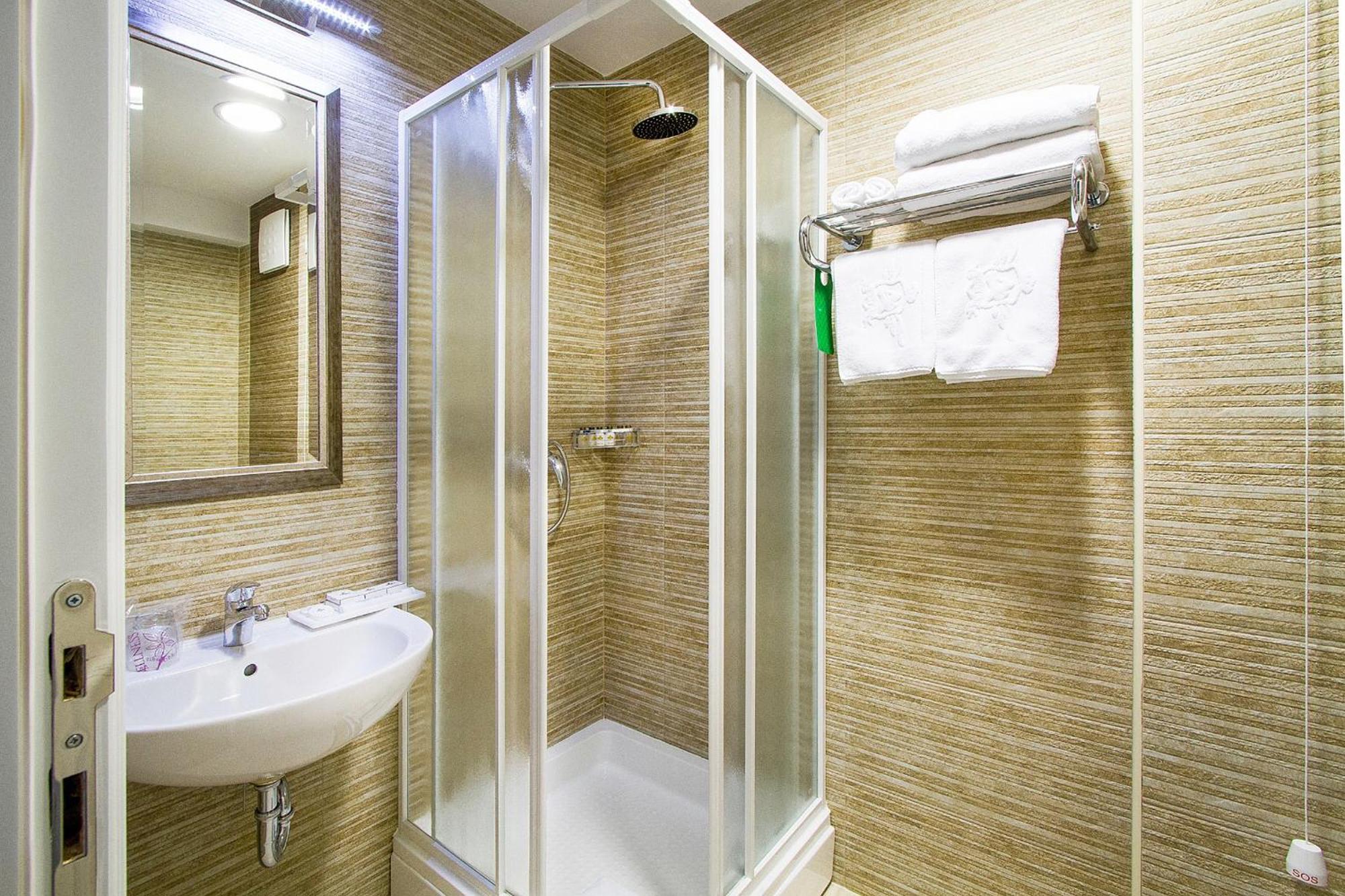 A Hoteli - Hotel Sloboda Σάμπατς Δωμάτιο φωτογραφία